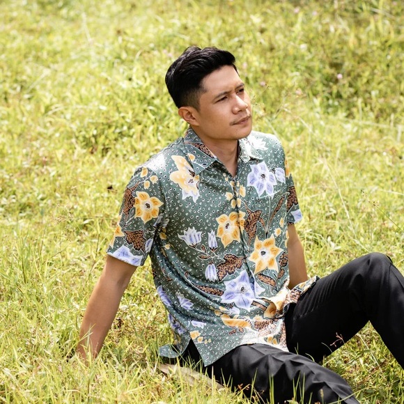 Luxury Performance Batik Shirts for Mens - Picture 3 of 8